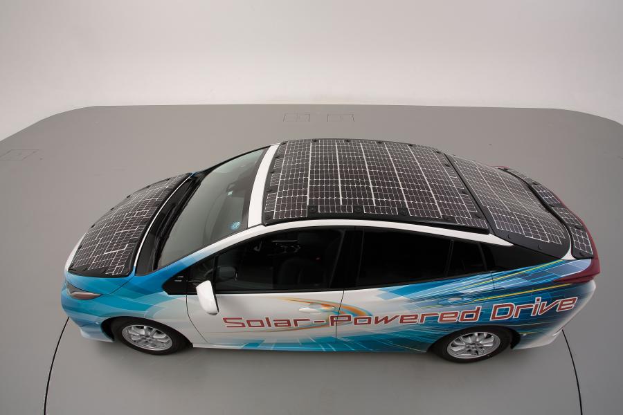  Toyota Prius PHV Solar-Powered Drive by Sharp 2019 года  (фото 10 из 13)